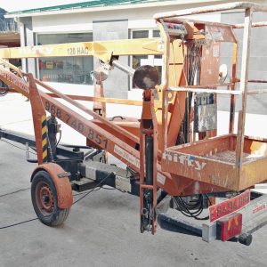 PLATAFORMA ELEVADORA REMOLCABLE