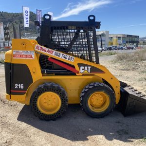 MINI CARGADORA CATERPILLAS 216