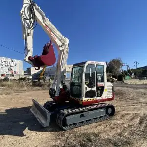 EXCAVADORA TAKEUCHI TB175